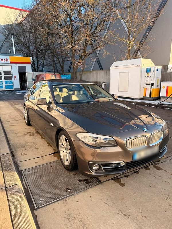 Second-hand BMW 520 184 CP (135 kW) 2010 Maro Berlinǎ