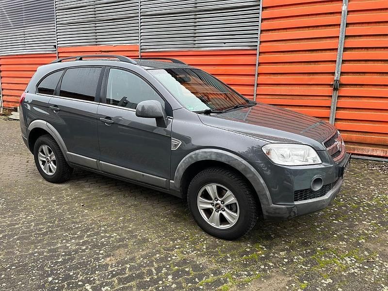 Gebraucht Chevrolet Captiva 150 PS (110 kW) 2011 Grau SUV