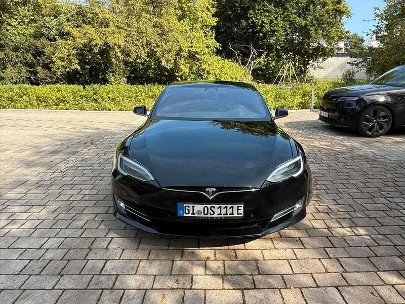 Schwarz Gebraucht 2018 Tesla Model S Limousine | 19.000 € (Guter Preis) - Bild 1/4