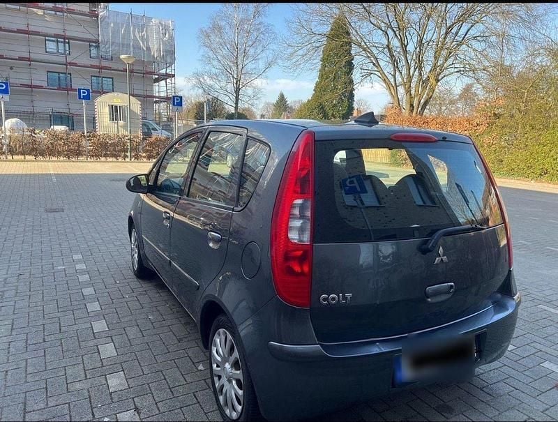 Second-hand Mitsubishi Colt 75 CP (55 kW) 2005 Gri Hatchback
