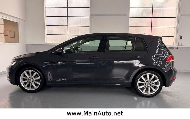Gebraucht VW Golf VII Highline 131 PS (96 kW) 2019 Grau Limousine
