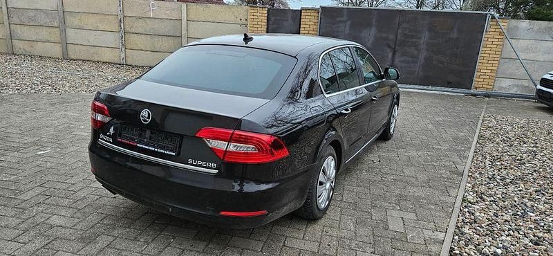 Gebraucht Skoda Superb Elegance 160 PS (117 kW) 2014 Grau Limousine