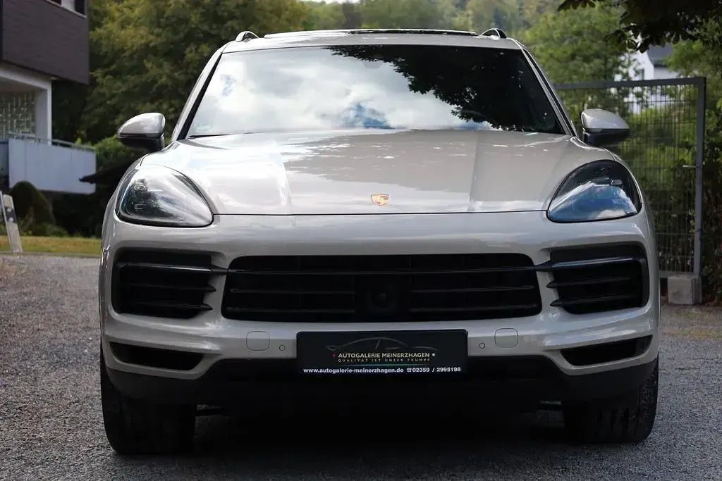 Gebraucht Porsche Cayenne E-Hybrid 340 PS (250 kW) 2021 Sechurabeige SUV