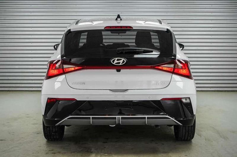 Neu Hyundai i20 90 PS (66 kW) 2026 Atlas white metallic () Kleinwagen