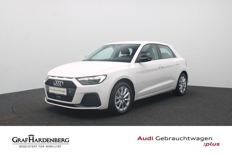 Weiß Gebraucht 2021 Audi A1 Sportback Comfort Kleinwagen | 17.880 € (Fairer Preis) - Bild 1/4