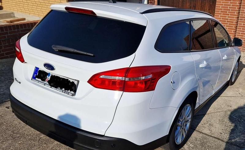 Gebraucht Ford Focus Trend 120 PS (88 kW) 2018 Weiß Kombi