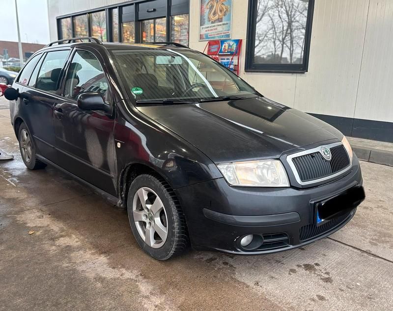 Schwarz Gebraucht 2004 Skoda Fabia Kombi | 1.100 € (Guter Preis) - Bild 1/2