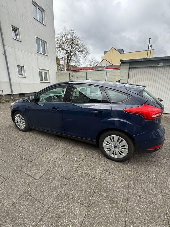 Gebraucht Ford Focus Trend 125 PS (91 kW) 2017 Limousine