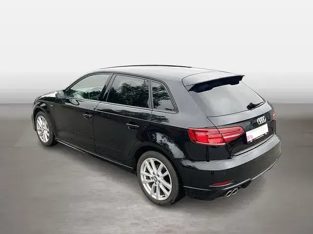 Gebraucht Audi A3 Comfort 150 PS (110 kW) 2020 Mythosschwarz metallic Limousine