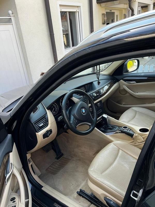 Gebraucht BMW X1 177 PS (130 kW) 2011 Schwarz SUV