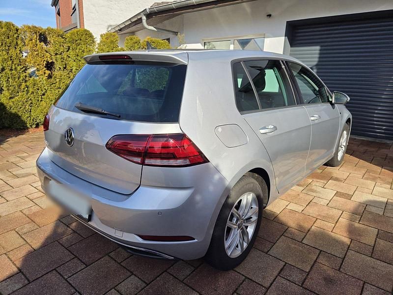 Gebraucht VW Golf VII 116 PS (85 kW) 2018 Silber Kleinwagen