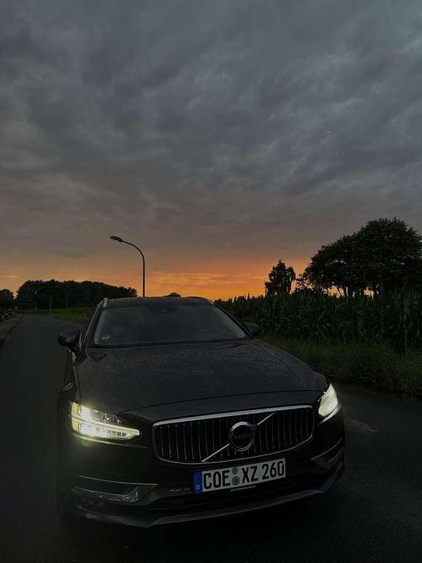 Gebraucht 2018 Volvo V90 Inscription Kombi | 14.900 € (Fairer Preis) - Bild 1/4