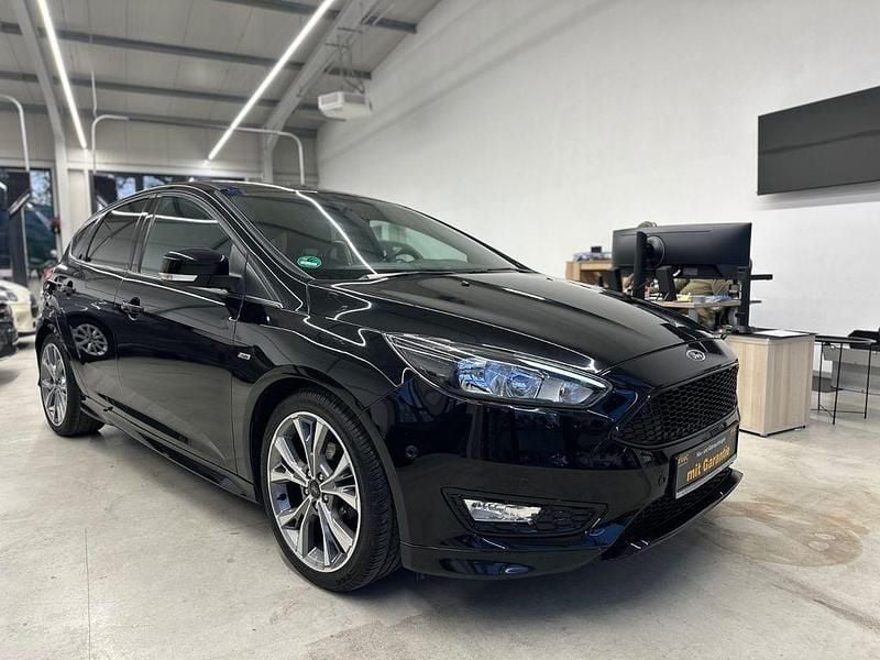 Usata Ford Focus ST-Line 140 CV (102 kW) 2018 Nero Berlina