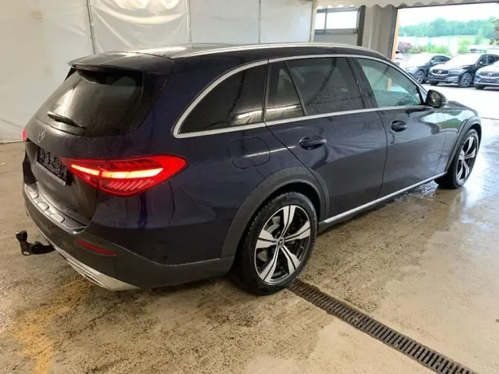 Gebraucht Mercedes 220 200 PS (147 kW) 2022 Cavansitblau  metalliclack (metallic) Kombi