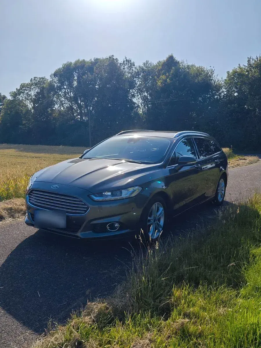 Gebraucht Ford Mondeo Titanium 160 PS (117 kW) 2017 Grau Kombi