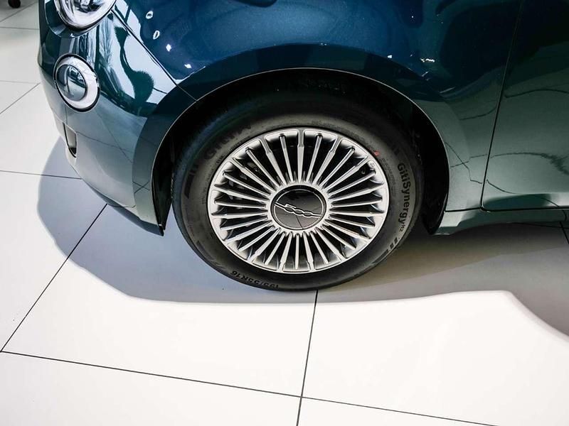 Neu Fiat 500 65 PS (47 kW) 2026 Gruen Limousine