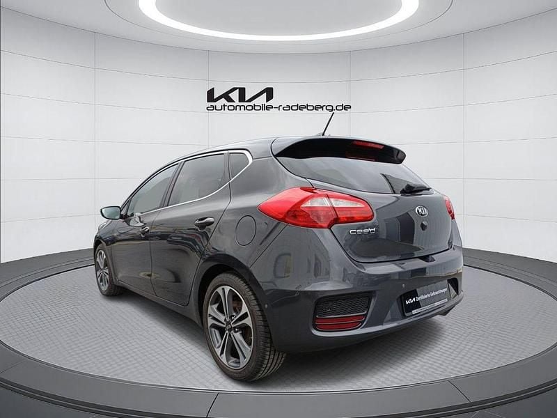 Gebraucht Kia Ceed Spirit 135 PS (99 kW) 2017 Dark gun metal Kleinwagen