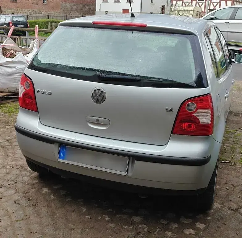 Używany VW Polo Basis 75 KM (55 kW) 2004 Srebrny Hatchback