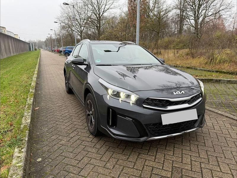Grau Gebraucht 2022 Kia XCeed Platinum SUV | 17.300 € (Superpreis) - Bild 1/4