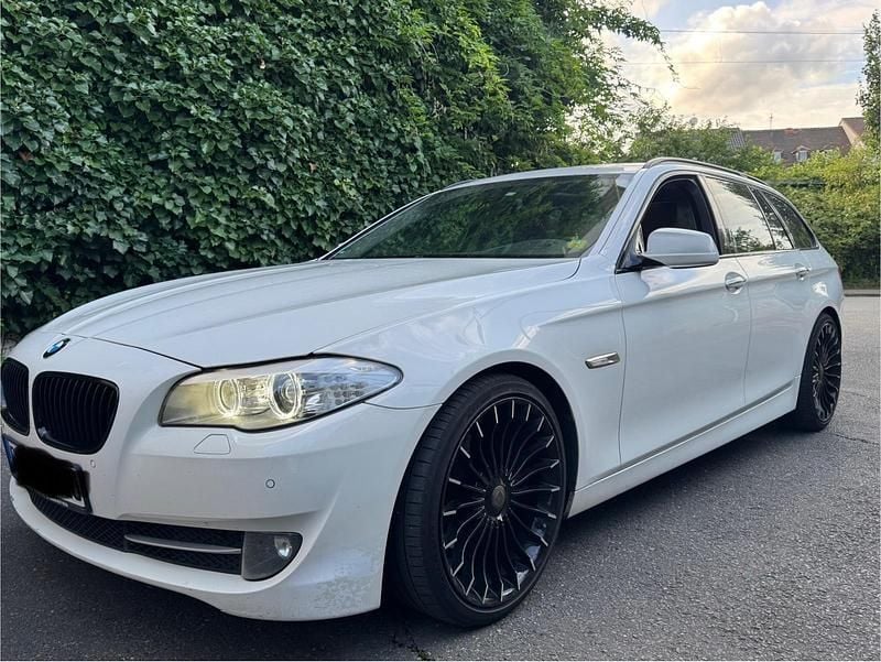 Weiß Gebraucht 2011 BMW 520 Kombi | 7.500 € (Superpreis) - Bild 1/4