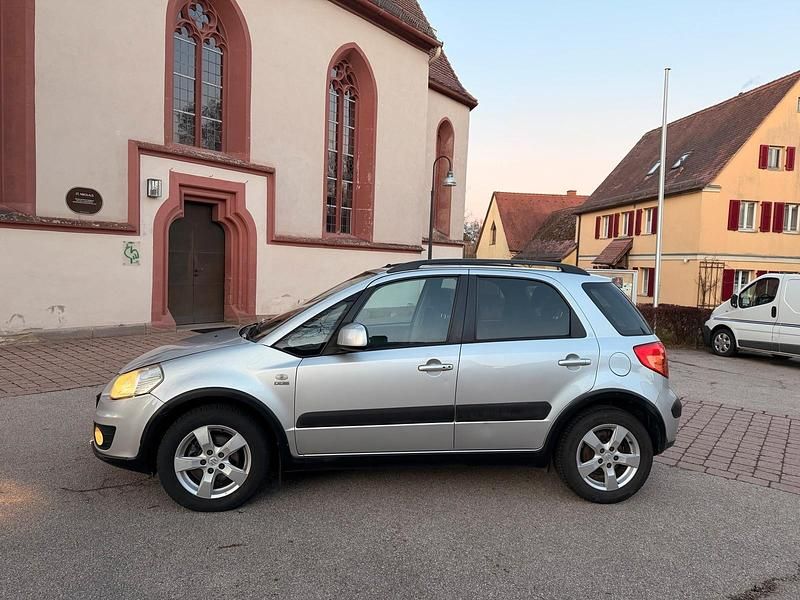Gebraucht Suzuki SX4 135 PS (99 kW) 2009 Silber Kleinwagen