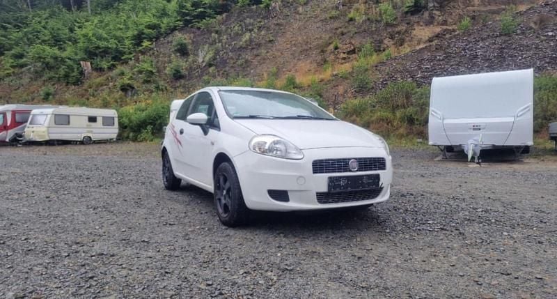 Weiß Gebraucht 2009 Fiat Punto Kleinwagen | 2.200 € (Fairer Preis) - Bild 1/4