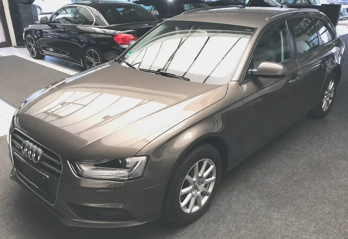 Gebraucht Audi A4 Attraction 177 PS (130 kW) 2014 Kombi