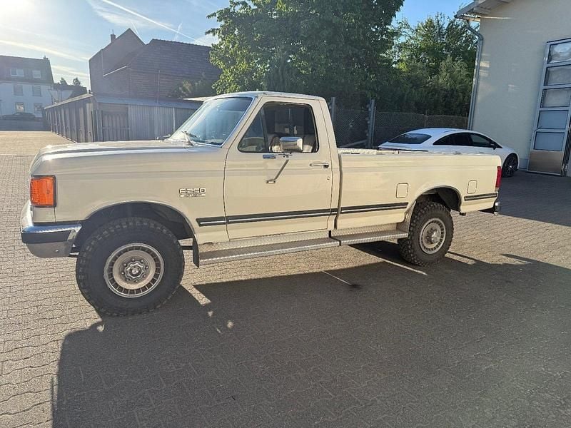 Weiß Gebraucht 1988 Ford F250 Lariat Abholung | 15.000 € - Bild 1/4