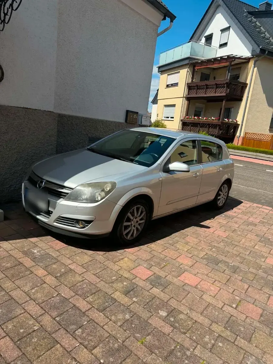 Gebraucht Opel Astra 125 PS (91 kW) 2004 Silber Kleinwagen