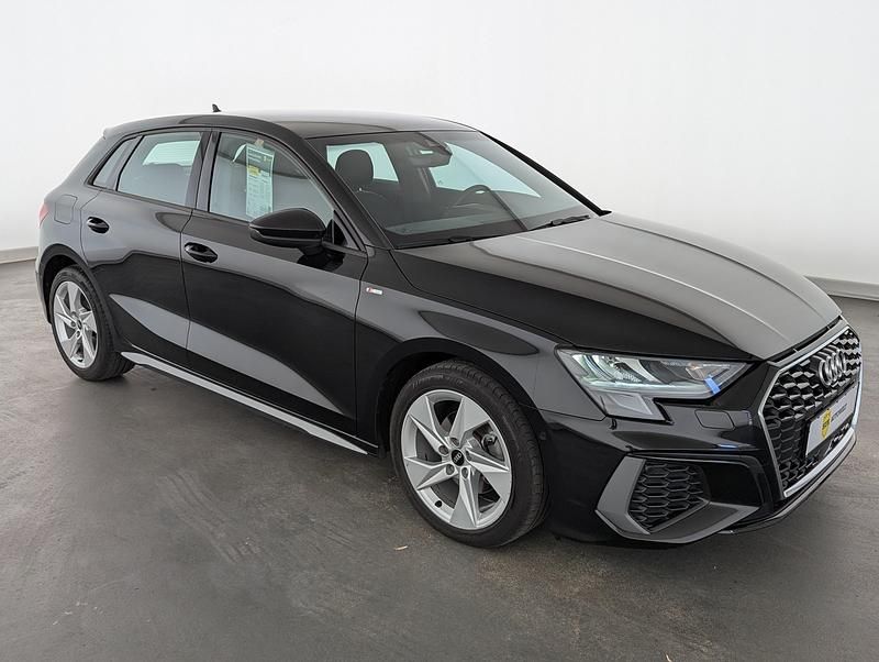 Second-hand Audi A3 S-Line 116 CP (85 kW) 2022 Negru Berlinǎ