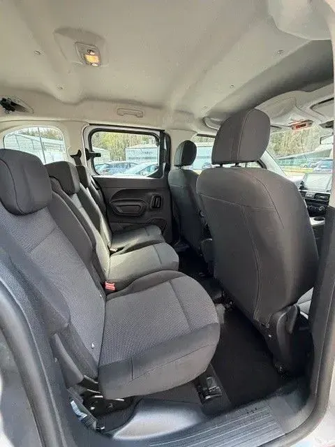 Gebraucht Citroën Berlingo Feel 131 PS (96 kW) 2021 Silber Van / Kleinbus