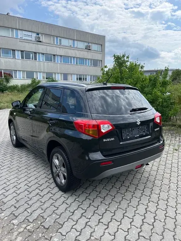 Gebraucht Suzuki Vitara Club 120 PS (88 kW) 2018 Schwarz SUV