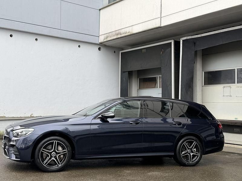 Gebraucht Mercedes E300 AMG 194 PS (142 kW) 2022 Blau Limousine
