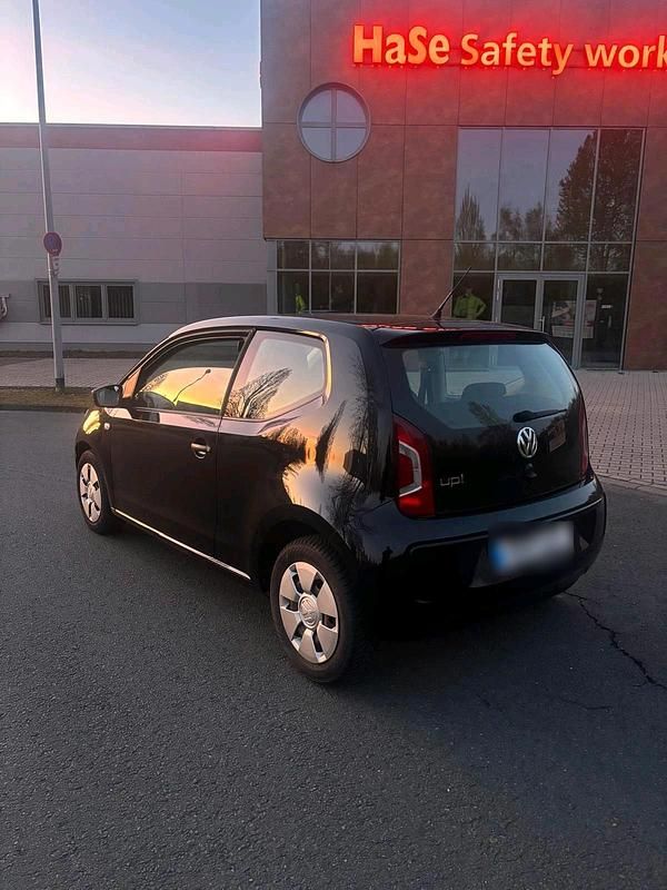 Second-hand VW up! 60 CP (44 kW) 2012 Negru Hatchback