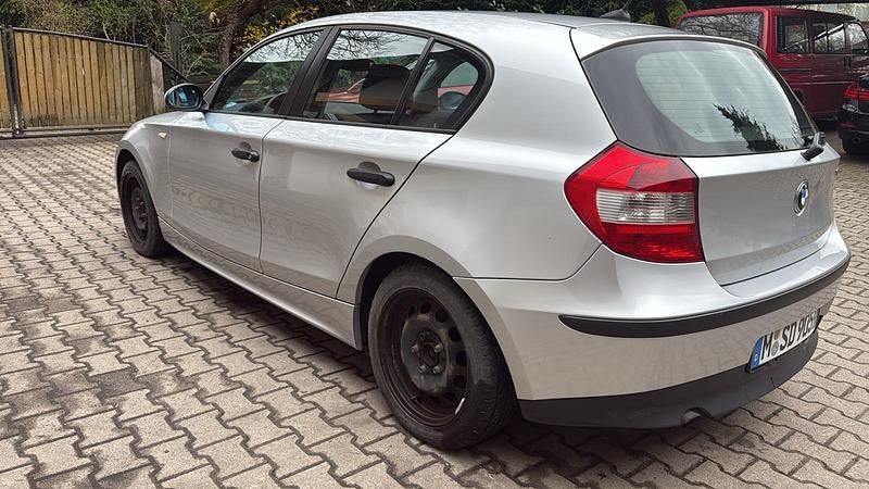 Gebraucht BMW 116 116 PS (85 kW) 2004 Silber Kleinwagen
