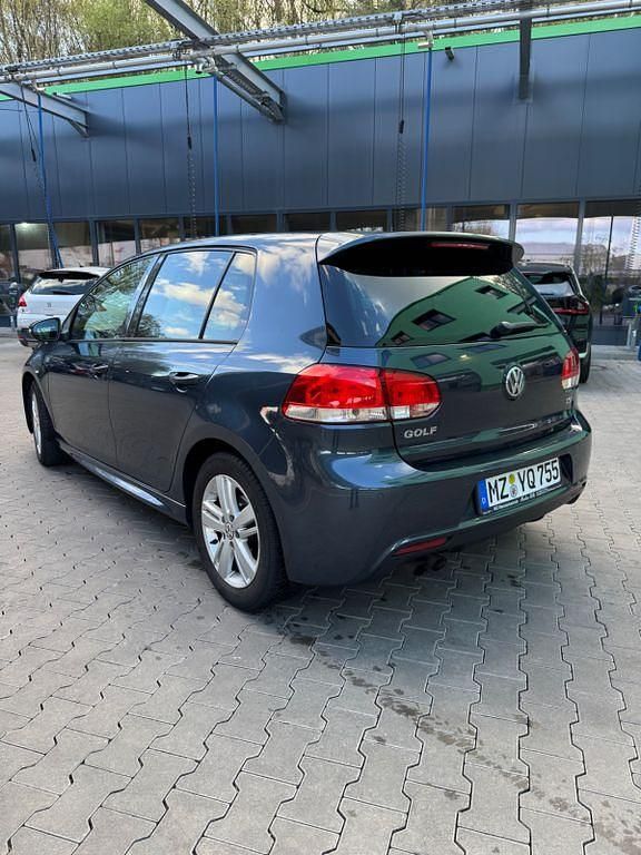 Gebraucht VW Golf VII Comfortline 122 PS (89 kW) 2012 Blau Limousine