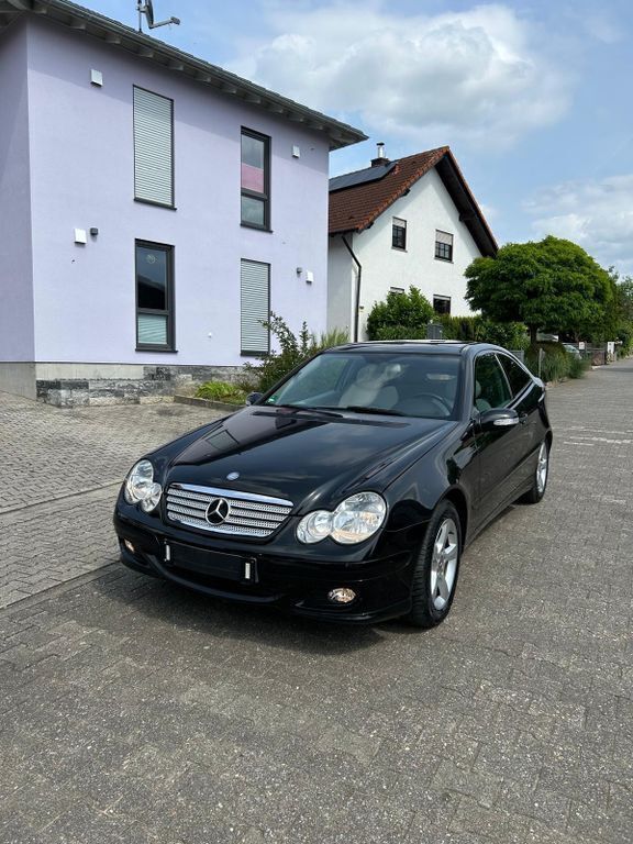 Schwarz Gebraucht 2005 Mercedes C180 Coupé | 5.490 € (Teuer) - Bild 1/4