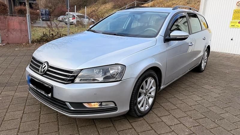 Gebraucht VW Passat 140 PS (102 kW) 2011 Silber Kombi