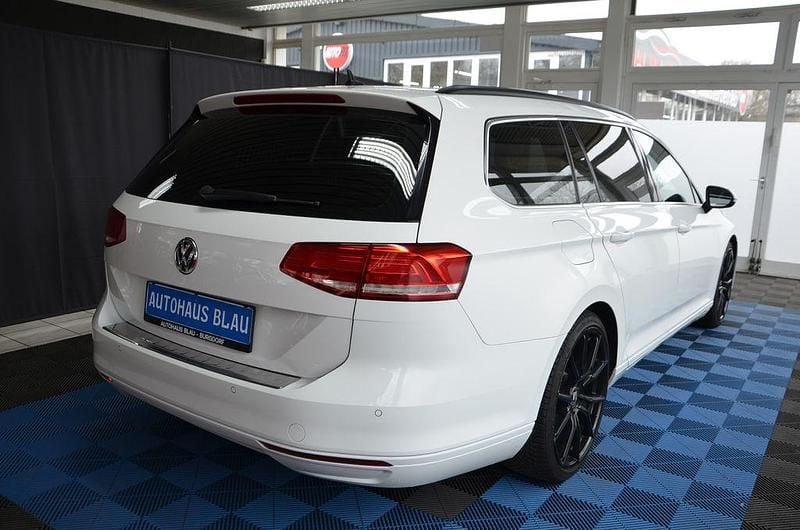 Gebraucht VW Passat 150 PS (110 kW) 2019 Weiß Kombi