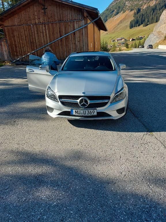 Silber Gebraucht 2016 Mercedes CLS250 Shooting Brake Kombi | 18.900 € (Guter Preis) - Bild 1/4
