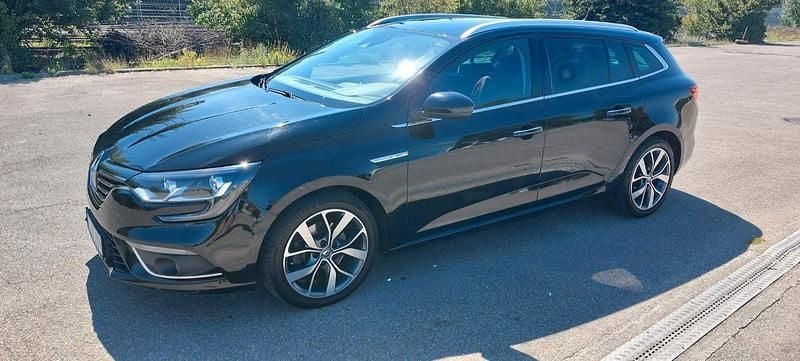 Schwarz Gebraucht 2018 Renault Mégane GrandTour Bose Edition Kombi | 11.290 € (Etwas zu teuer) - Bild 1/4