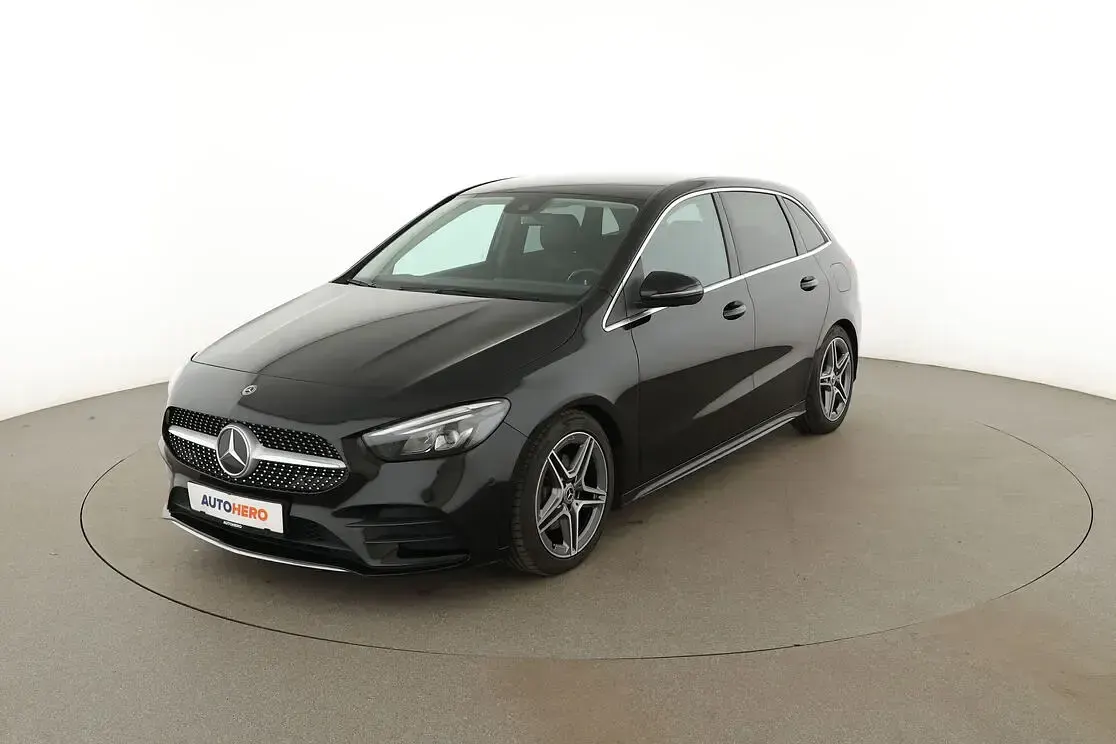 Gebraucht Mercedes B200 AMG line 163 PS (119 kW) 2020 Van / Kleinbus