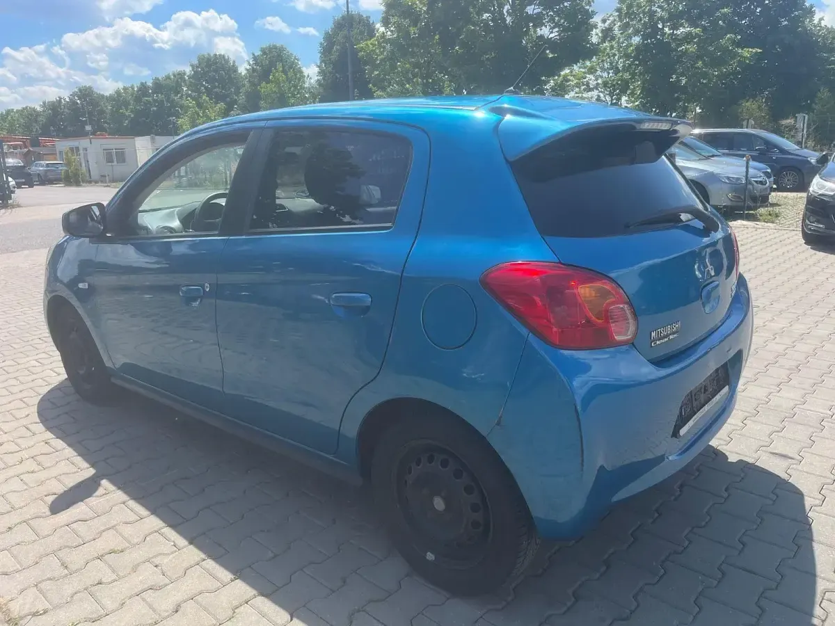 Gebraucht Mitsubishi Space Star 80 PS (58 kW) 2015 Blau Kleinwagen