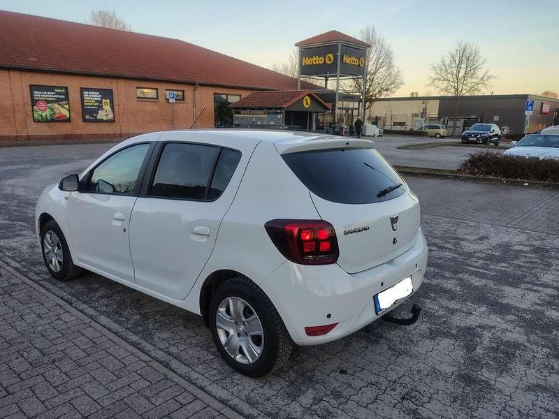 Gebraucht Dacia Sandero Comfort 101 PS (74 kW) 2021 Weiß Limousine
