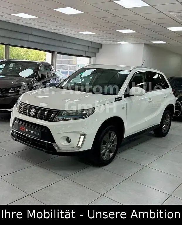 Gebraucht Suzuki Vitara 129 PS (94 kW) 2021 Weiß SUV
