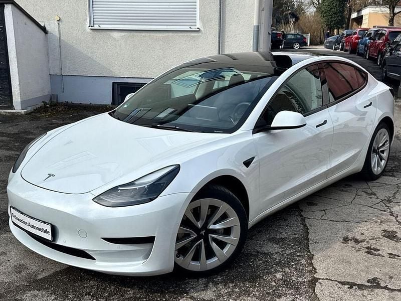 Gebraucht Tesla Model 3 Standard Range Plus 239 kW (325 PS) 2021 Weiß Limousine