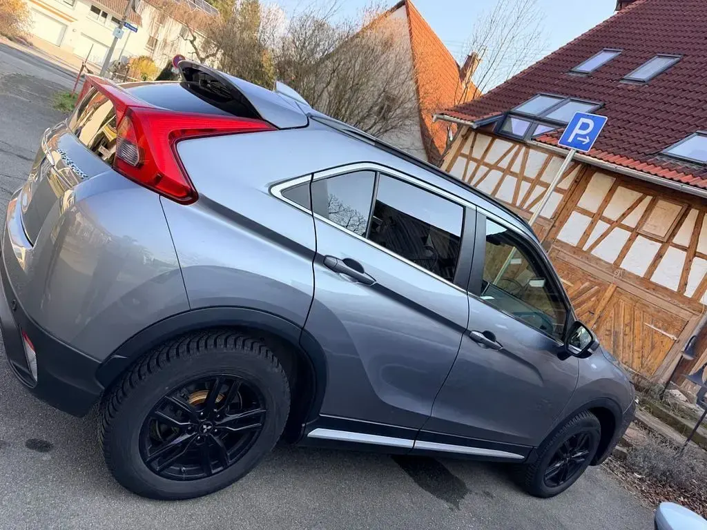 Używany Mitsubishi Eclipse Cross Edition 163 KM (119 kW) 2019 Srebrny SUV