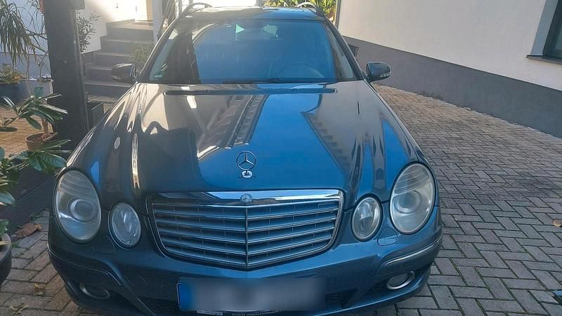 Grau Gebraucht 2007 Mercedes E350 Elegance Kombi | 2.850 € (Superpreis) - Bild 1/4