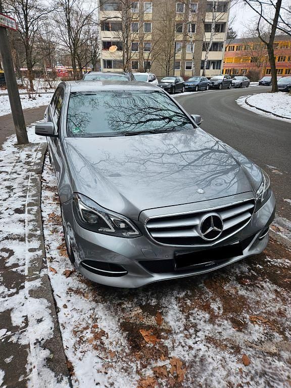 Gebraucht Mercedes E220 Edition 170 PS (125 kW) 2014 Grau Limousine