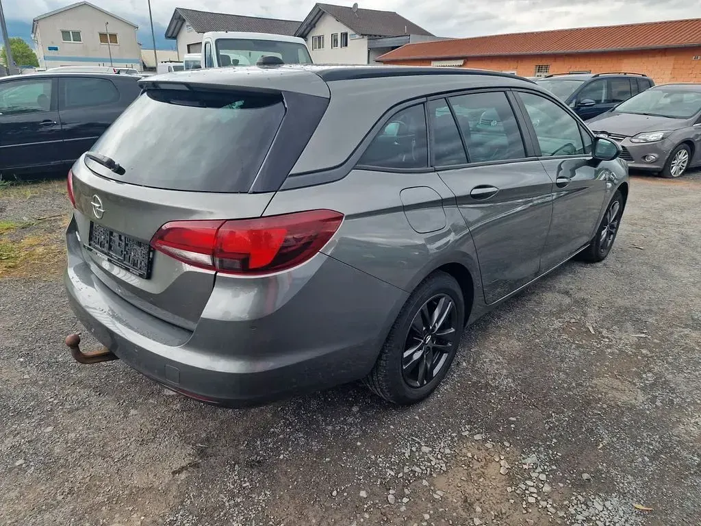 Używany Opel Astra 122 KM (89 kW) 2019 Szary Kombi